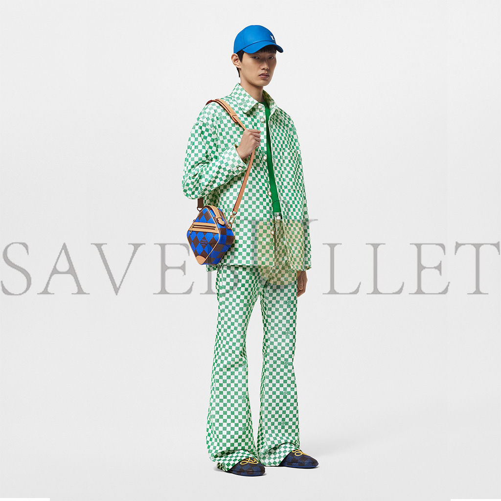 l**is V*t*n chess messenger n40547 (24*24*8cm)